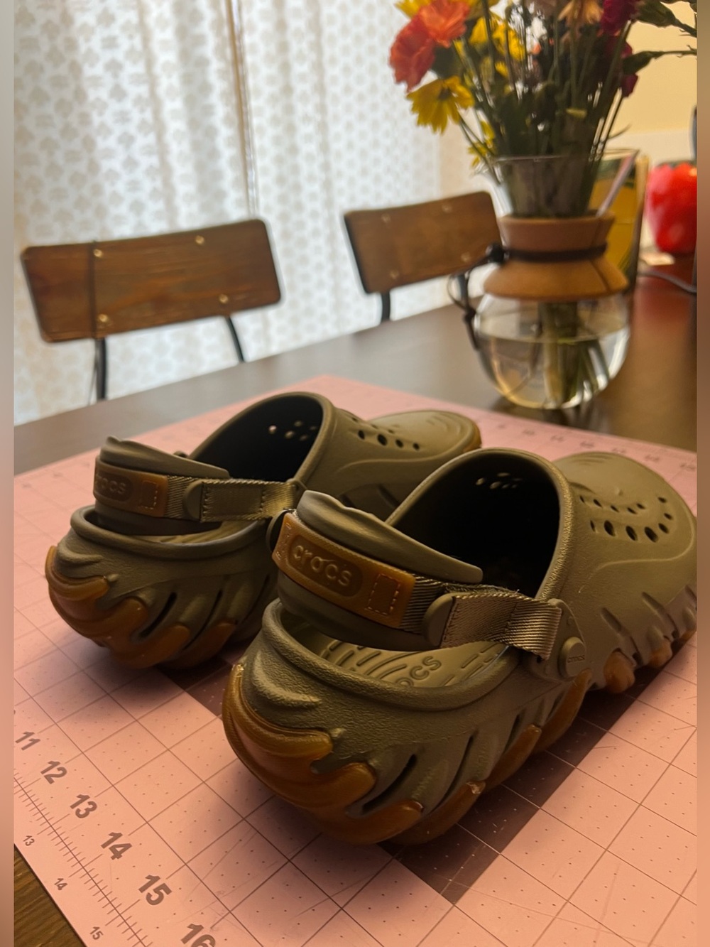 Crocs m5 w7 Echo Gum RO Clog Gray Gum Sole Like New Streetwear Inspo - Picture 8 of 9